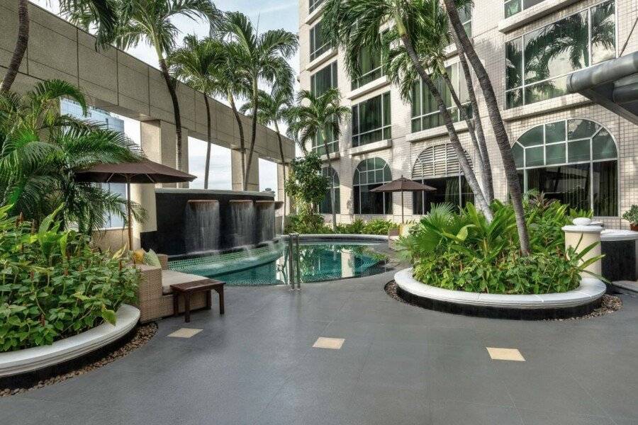 Conrad Bangkok outdoor pool,garden