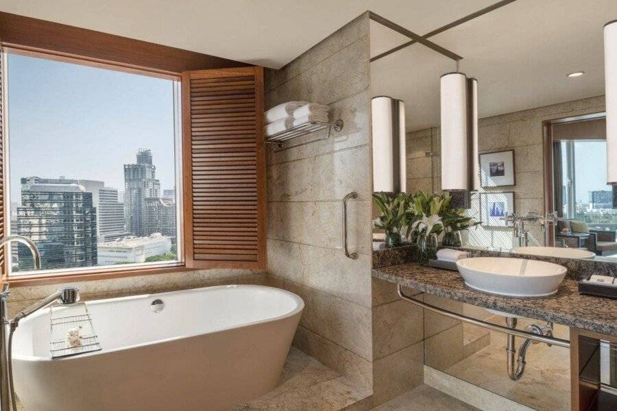 Conrad Bangkok bathtub,ocean view