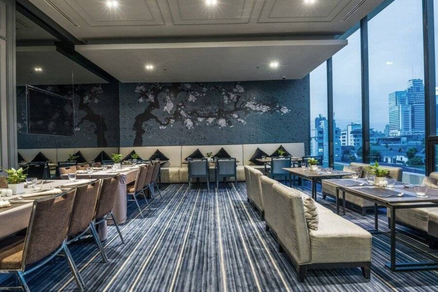 Chatrium Residence Sathon Bangkok restaurant