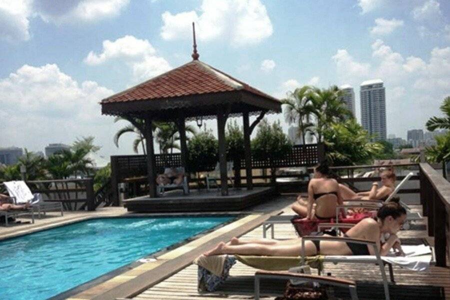 Khaosan Palace Hotel rooftop pool,outdoor pool