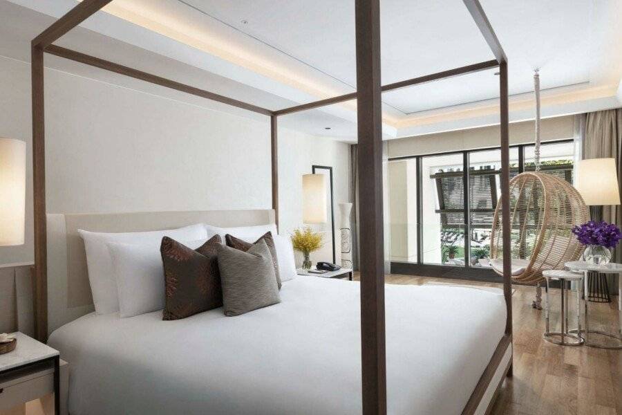 Siam Kempinski Hotel hotel bedroom