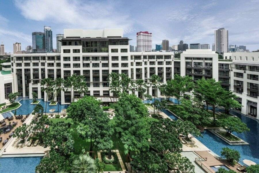 Siam Kempinski Hotel facade,garden