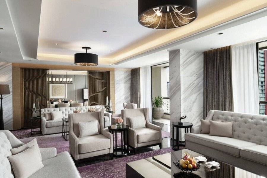 Siam Kempinski Hotel lounge