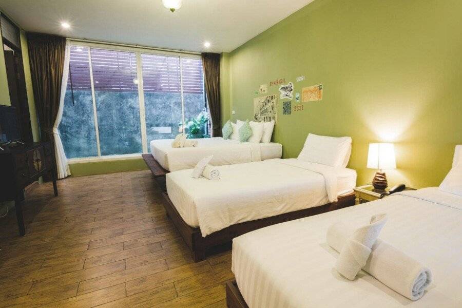 Feung Nakorn Balcony Rooms and Cafe hotel bedroom