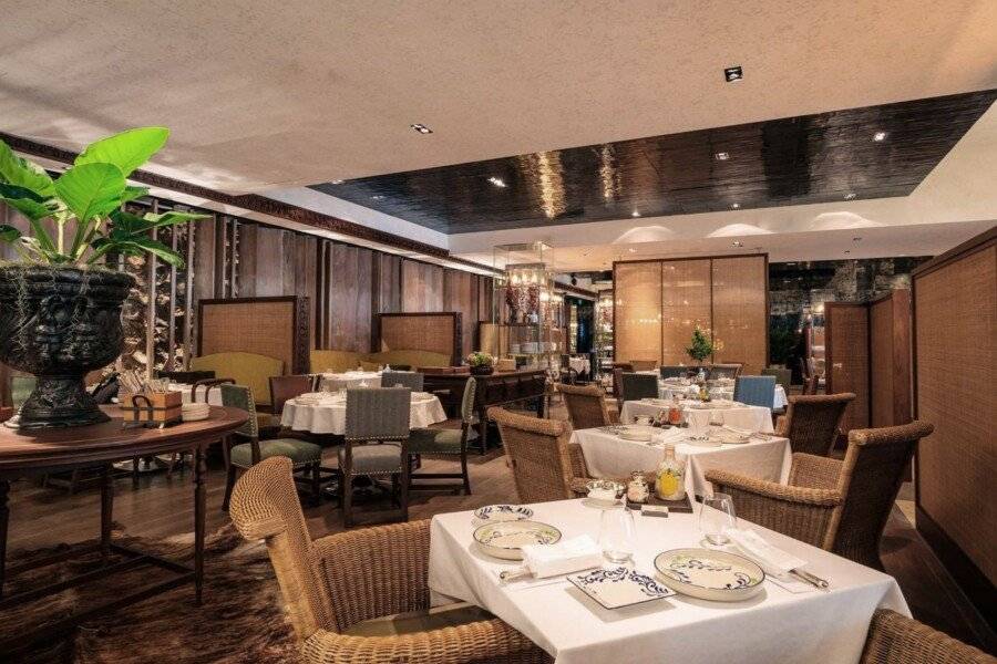 Grand Hyatt Erawan restaurant