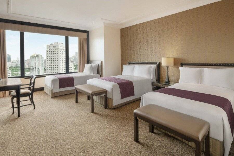 Sheraton Grande Sukhumvit hotel bedroom