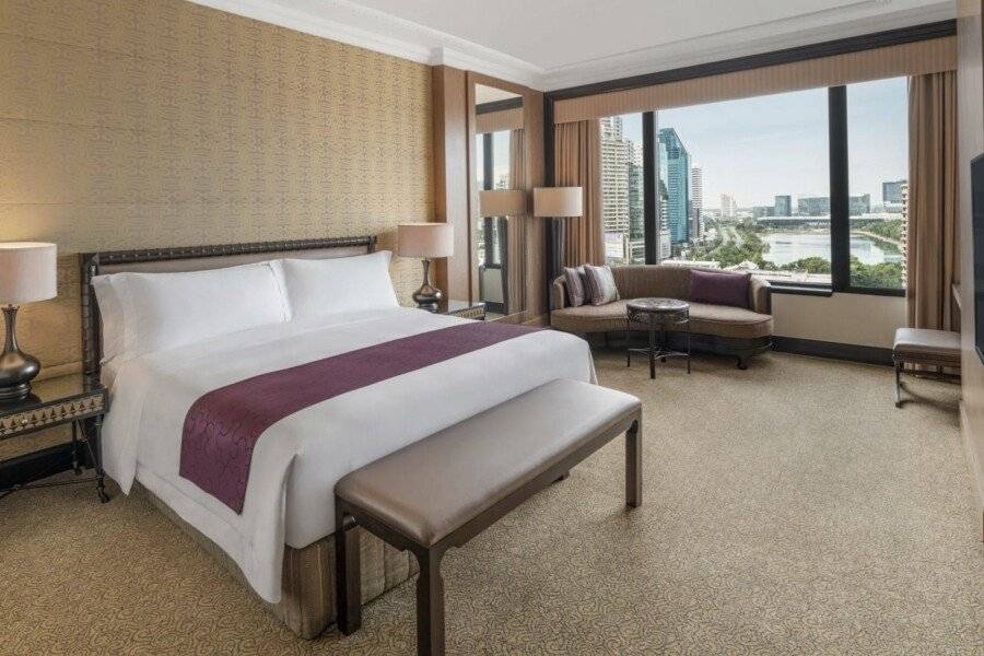 Sheraton Grande Sukhumvit hotel bedroom,ocean view