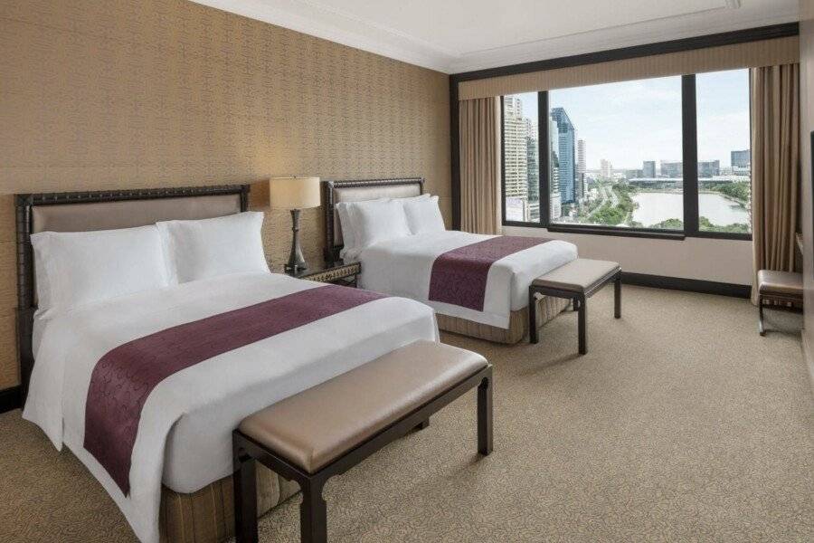 Sheraton Grande Sukhumvit hotel bedroom,ocean view