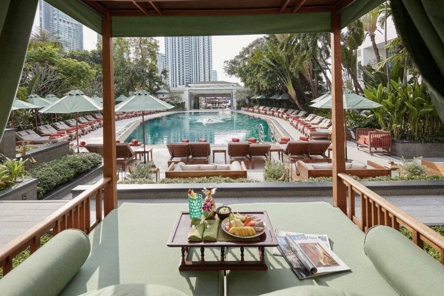 Mandarin Oriental, Bangkok outdoor pool,spa,garden