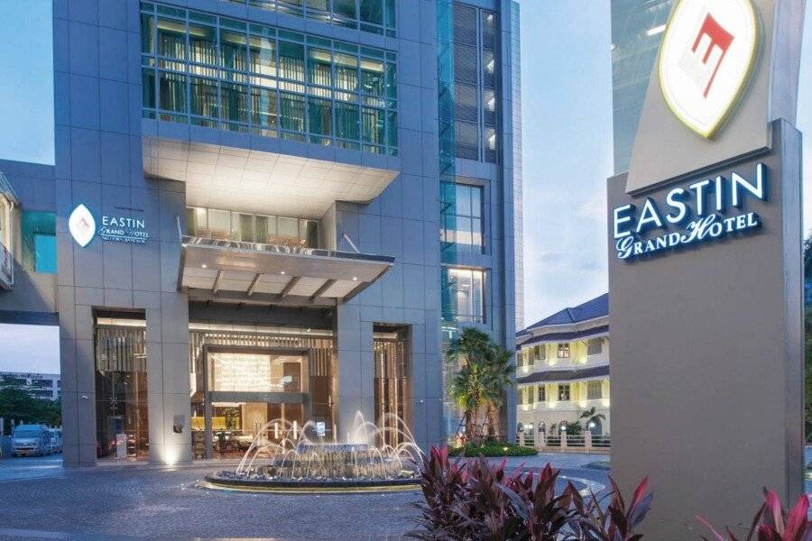 Eastin Grand Hotel Sathorn facade