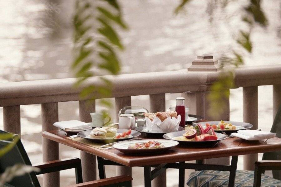 The Peninsula restaurant,breakfast