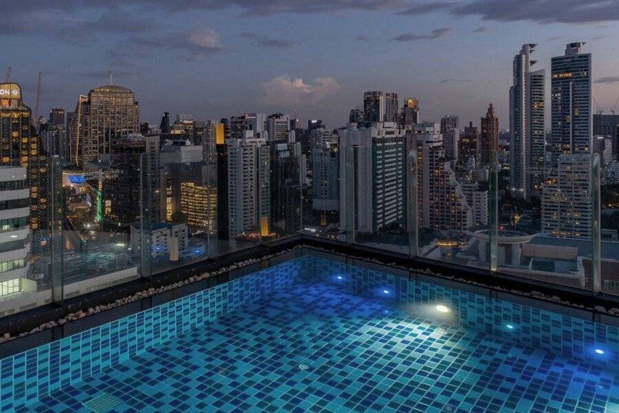 The Continent Hotel Sukhumvit  rooftop pool,ocean view