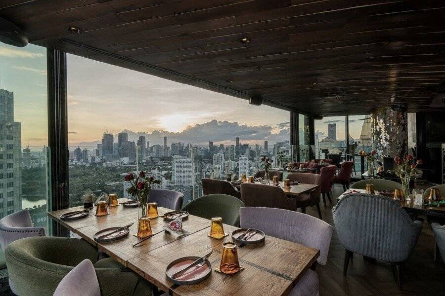 The Continent Hotel Sukhumvit  restaurant,ocean view