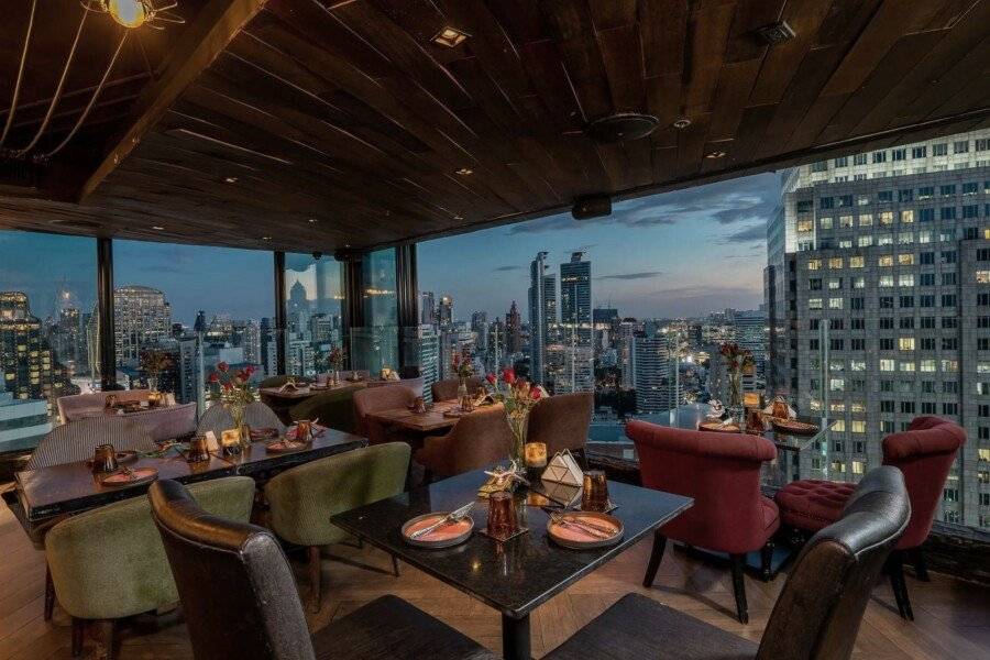 The Continent Hotel Sukhumvit  restaurant,ocean view