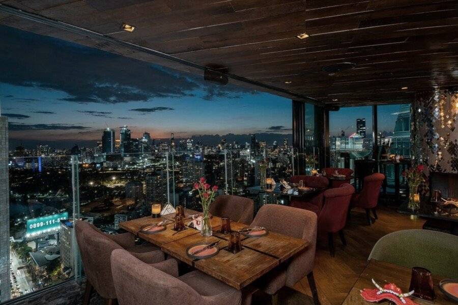 The Continent Hotel Sukhumvit  restaurant,ocean view