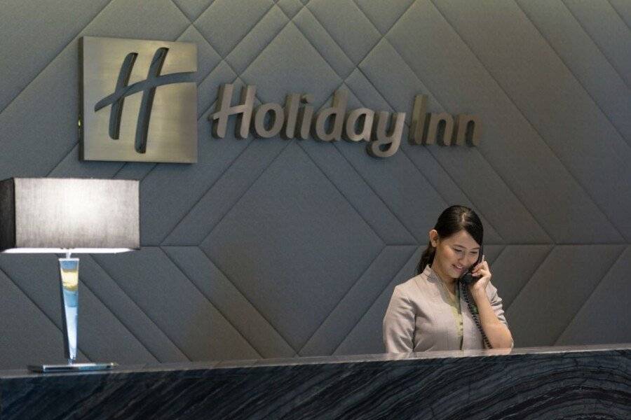 Holiday Inn Sukhumvit, an IHG Hotel front desk, lobby, 