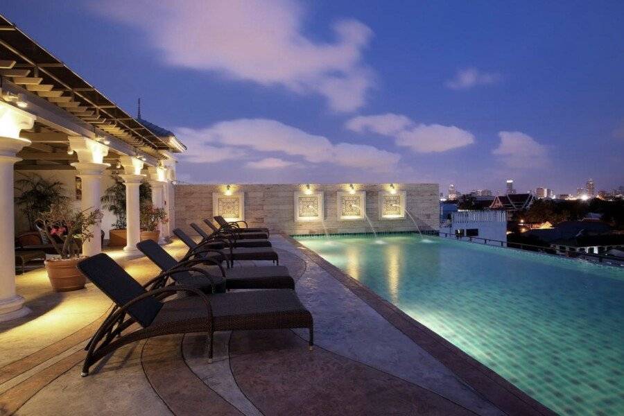 Chillax Resort rooftop pool, outdoor pool