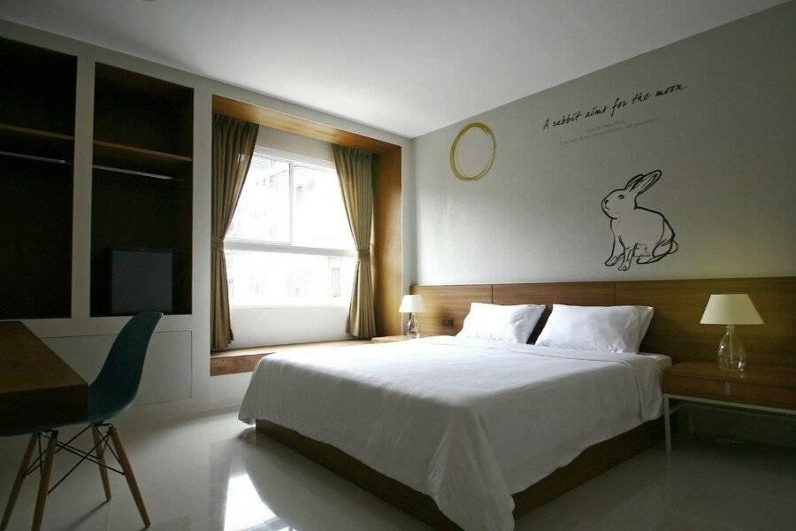 CHERN hotel bedroom