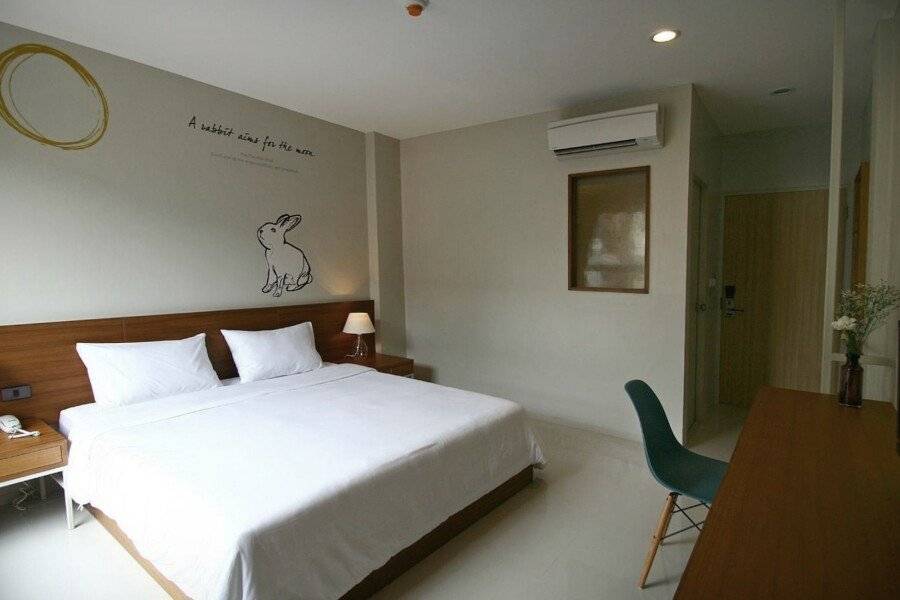 CHERN hotel bedroom