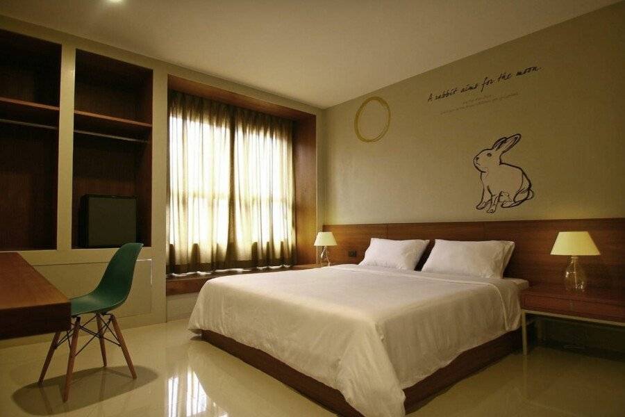 CHERN hotel bedroom