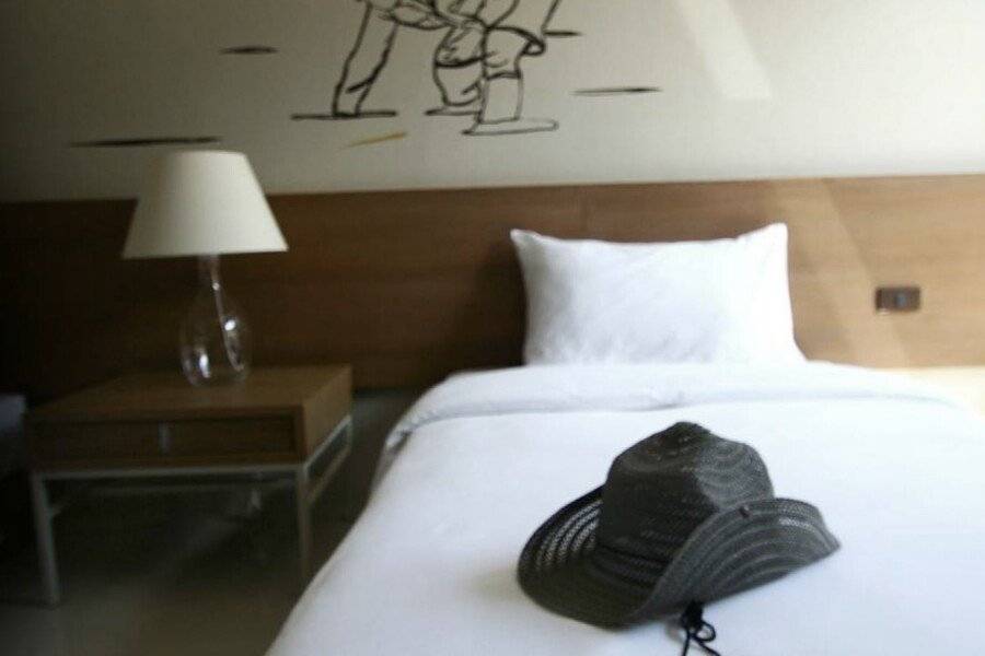 CHERN hotel bedroom