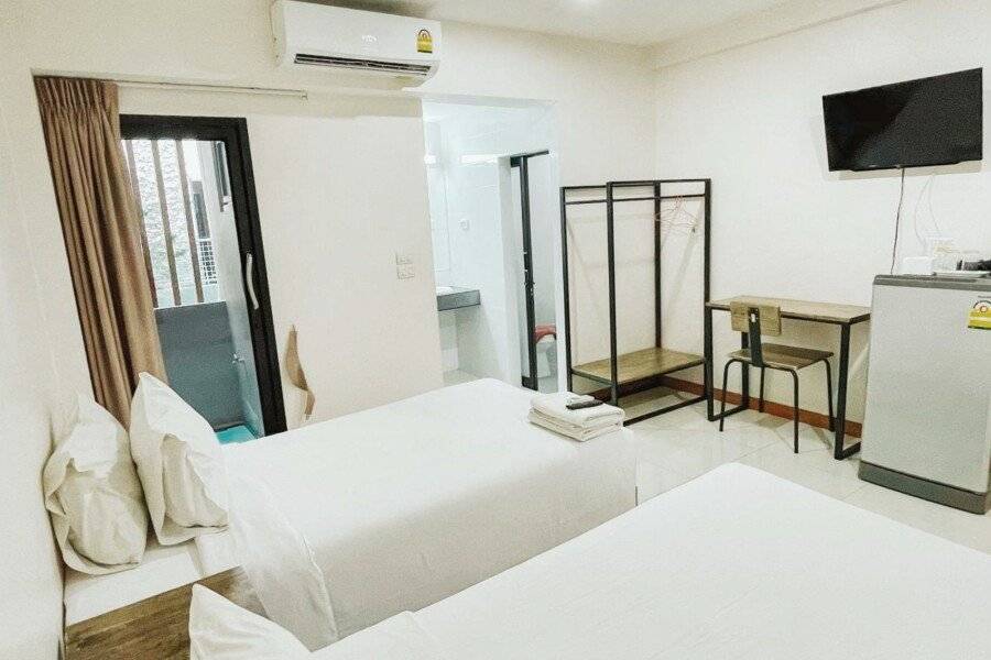 Don Muang Hotel hotel bedroom