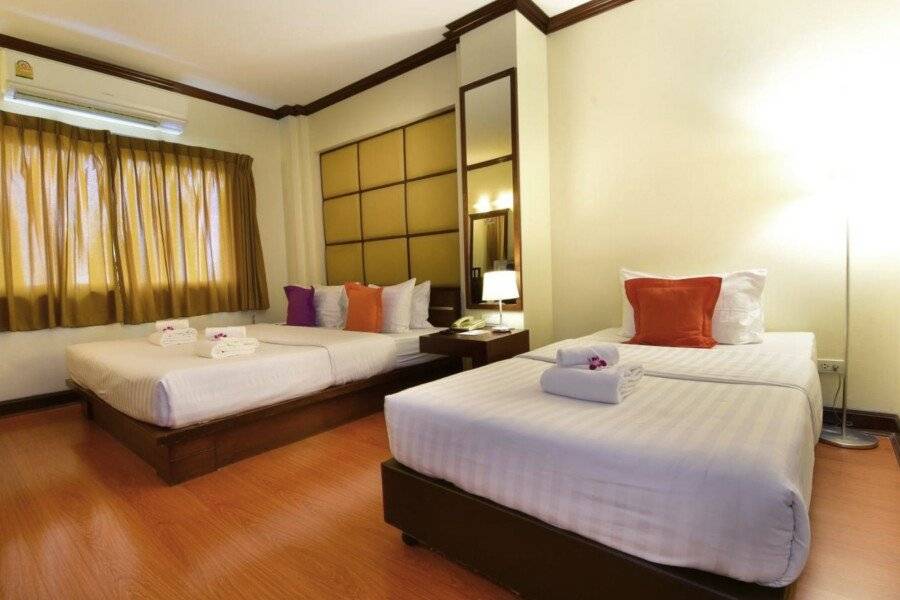Grand Business Inn hotel bedroom