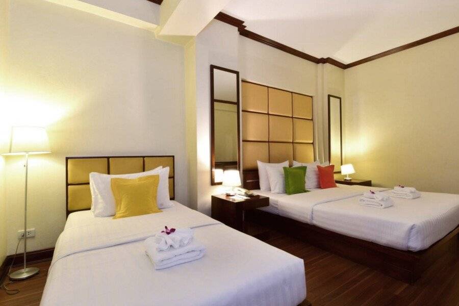 Grand Business Inn hotel bedroom
