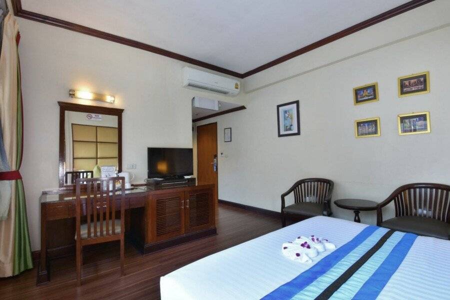 Grand Business Inn hotel bedroom