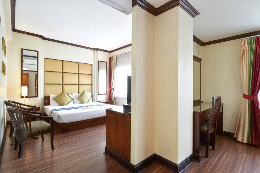 Grand Business Inn hotel bedroom