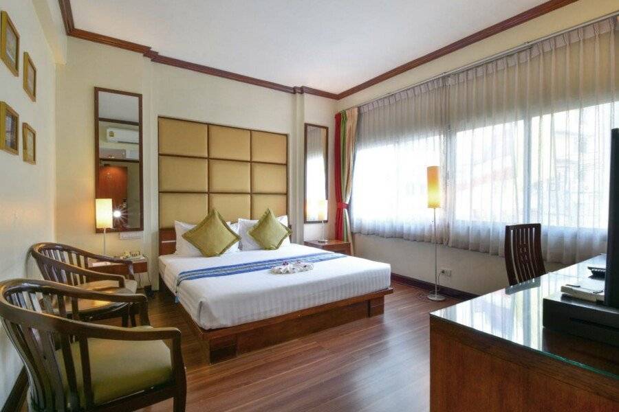 Grand Business Inn hotel bedroom