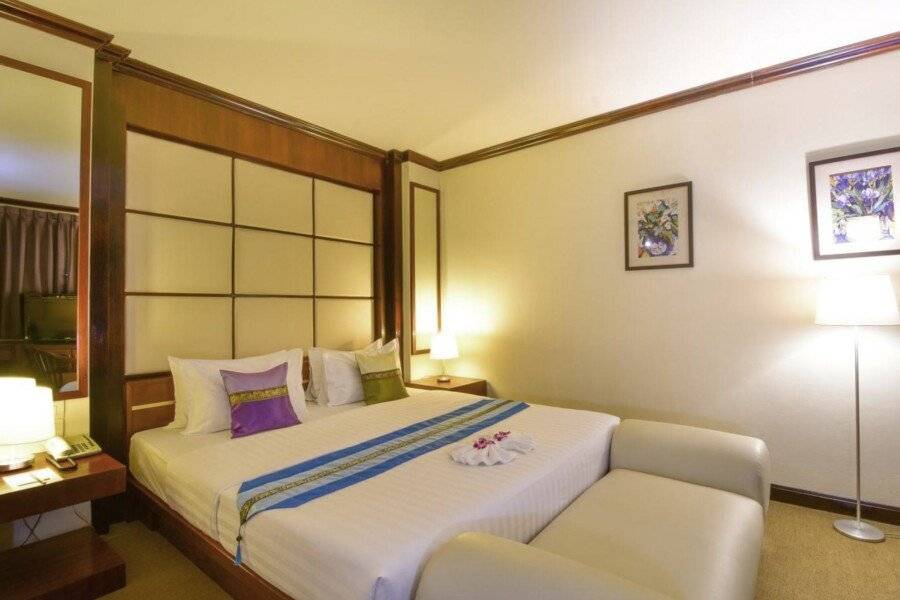 Grand Business Inn hotel bedroom