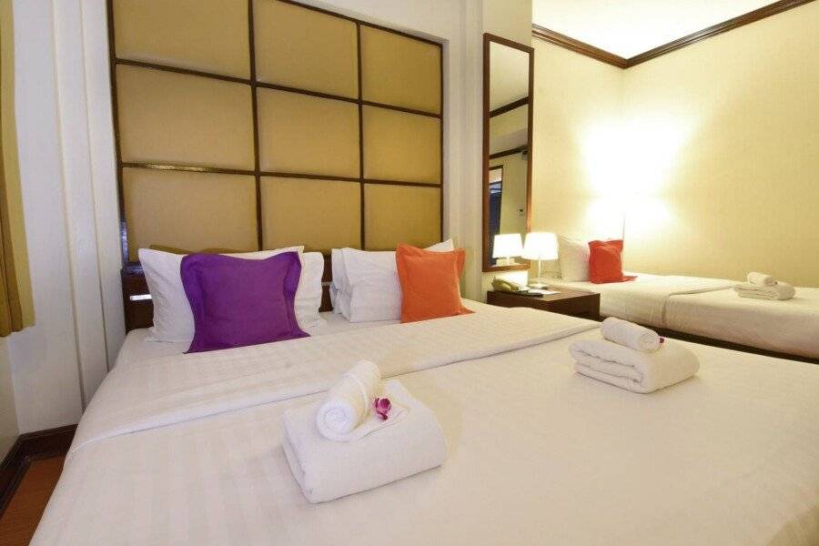 Grand Business Inn hotel bedroom