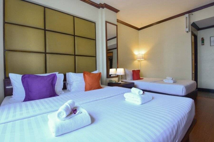 Grand Business Inn hotel bedroom