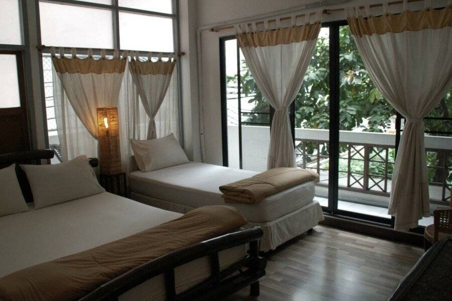 Lamphuhouse Bangkok - SHA Extra Plus Certified hotel bedroom