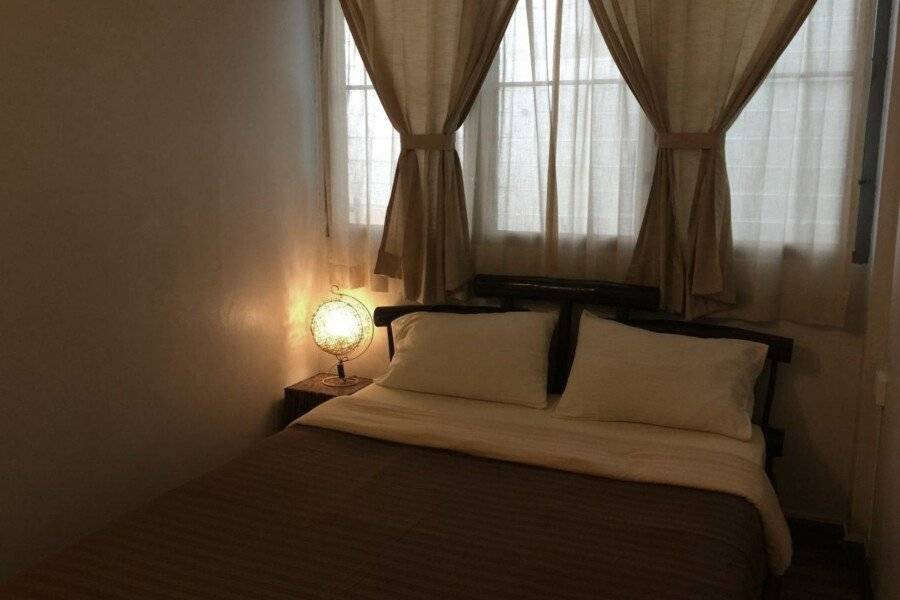 Lamphuhouse Bangkok - SHA Extra Plus Certified hotel bedroom