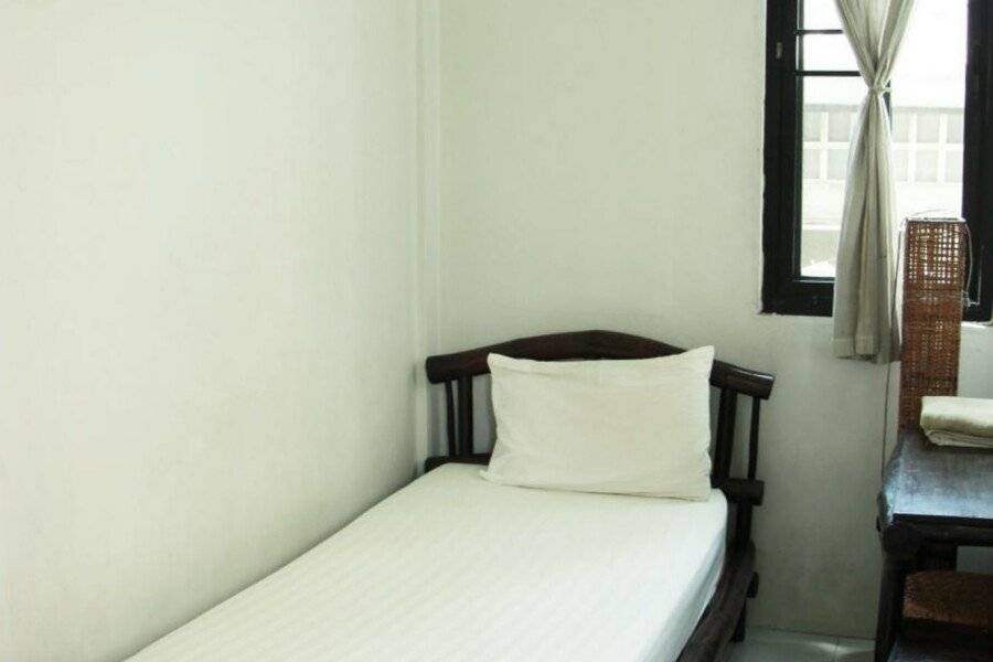 Lamphuhouse Bangkok - SHA Extra Plus Certified hotel bedroom