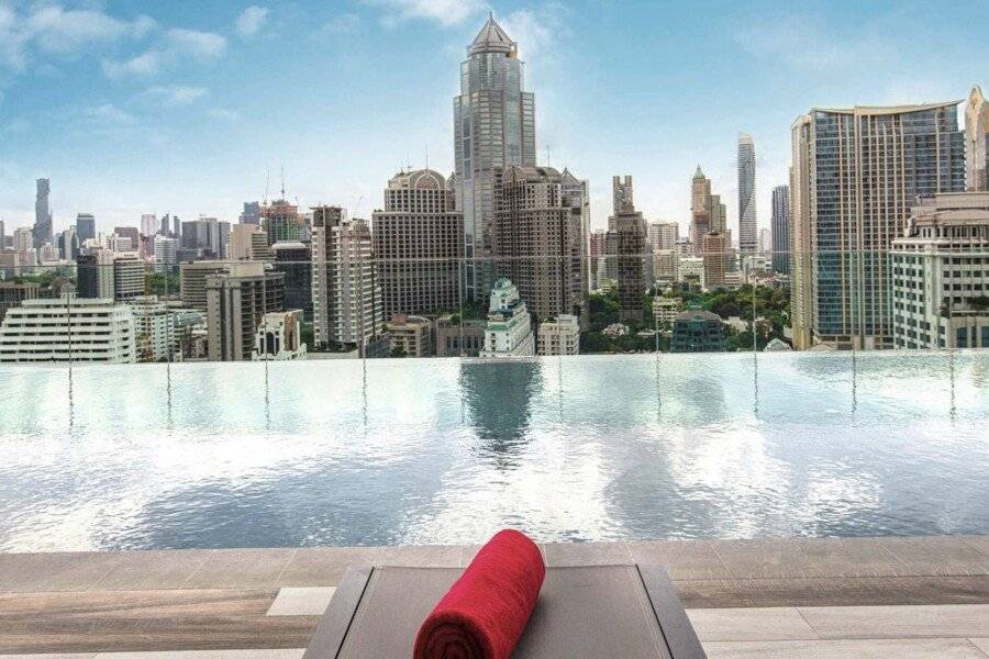 ibis Styles Sukhumvit 4 infinity pool,ocean view