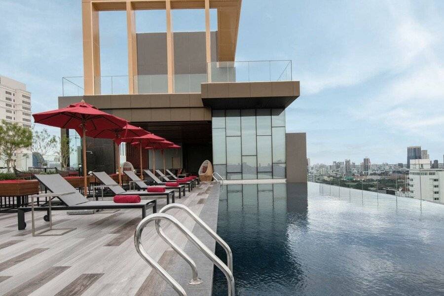 ibis Styles Sukhumvit 4 rooftop pool,infinity pool,outdoor pool