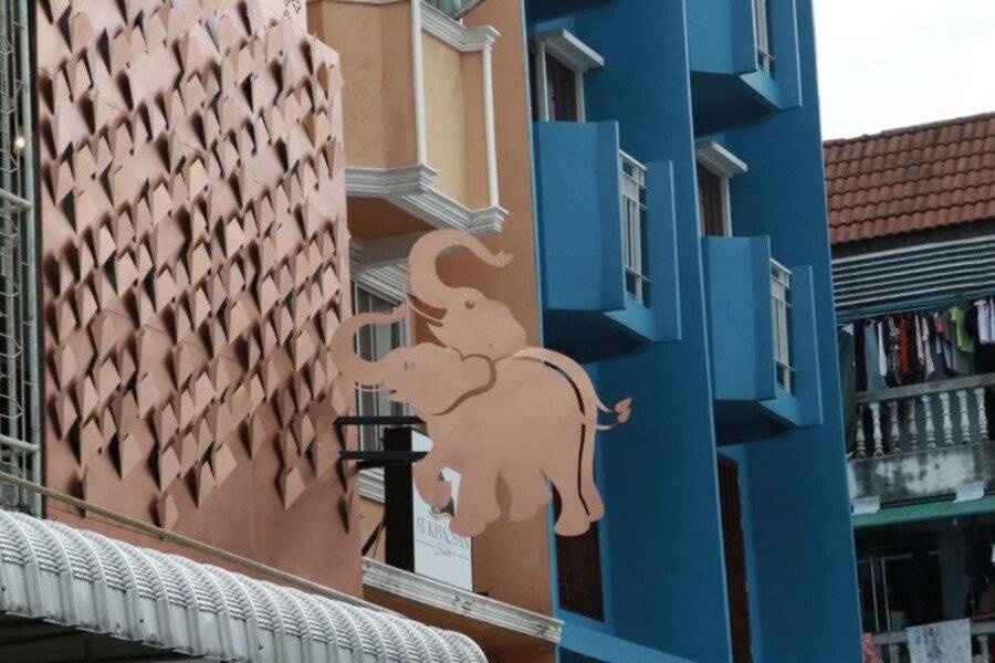 The LOL Elephant Hostel facade,