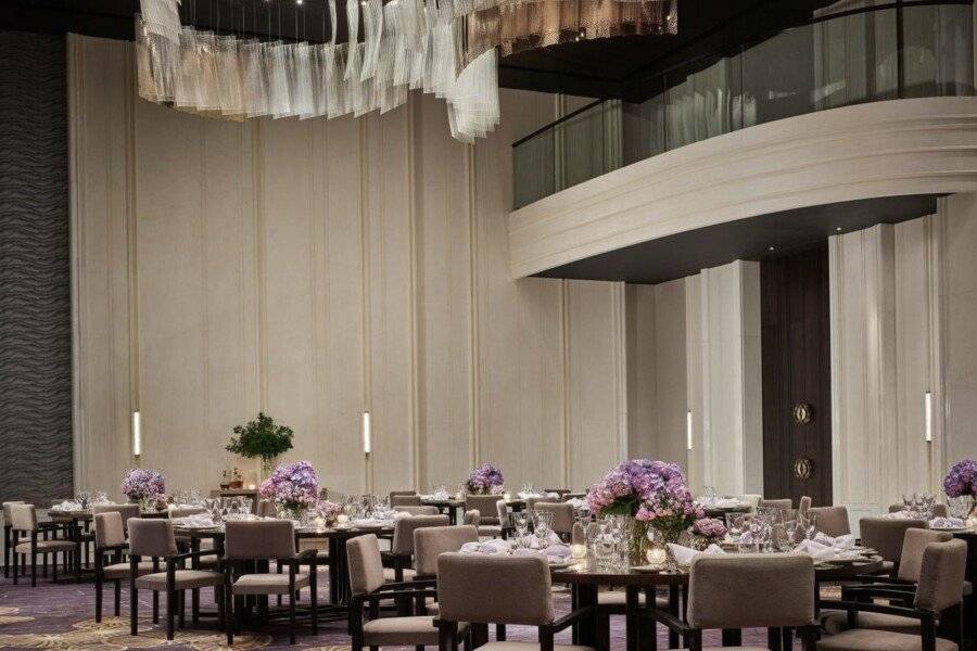 Rosewood Bangkok restaurant