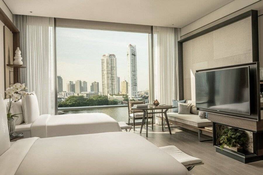 Four Seasons Hotel Bangkok at Chao Phraya River hotel bedroom,ocean view