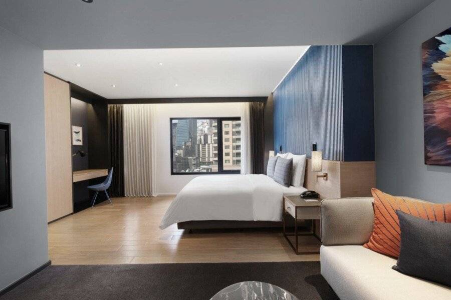 Sindhorn Midtown Hotel hotel bedroom