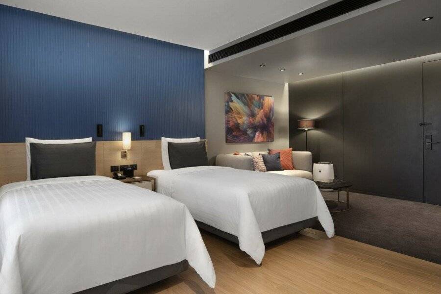 Sindhorn Midtown Hotel hotel bedroom