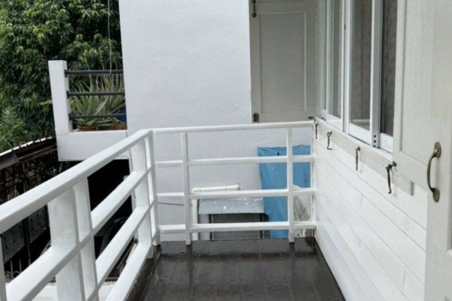 RoomQuest Rim Praya Dinsor Road balcony