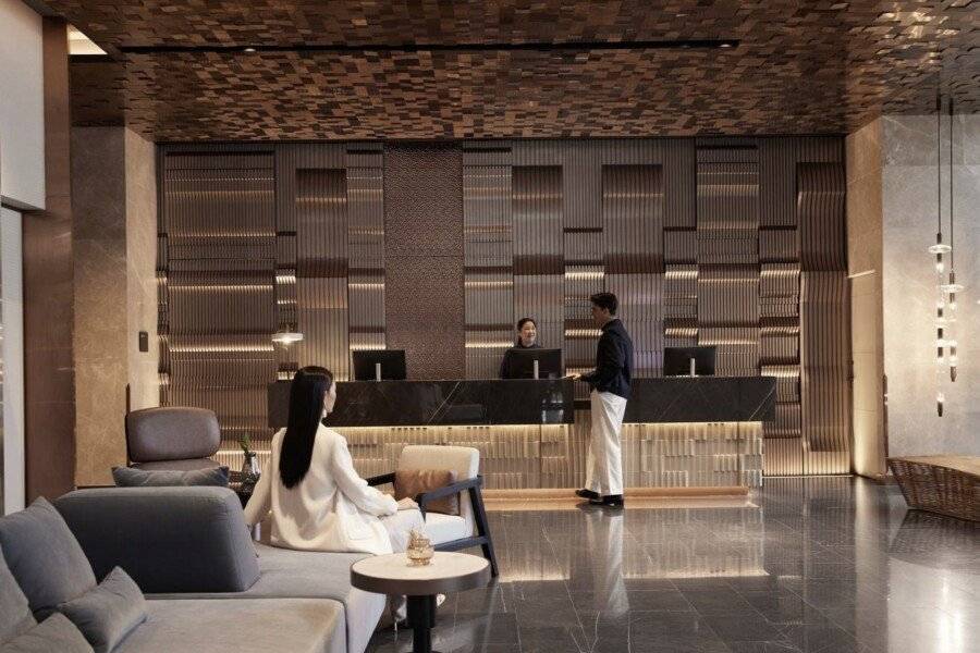 dusitD2 Samyan Bangkok lobby,front desk