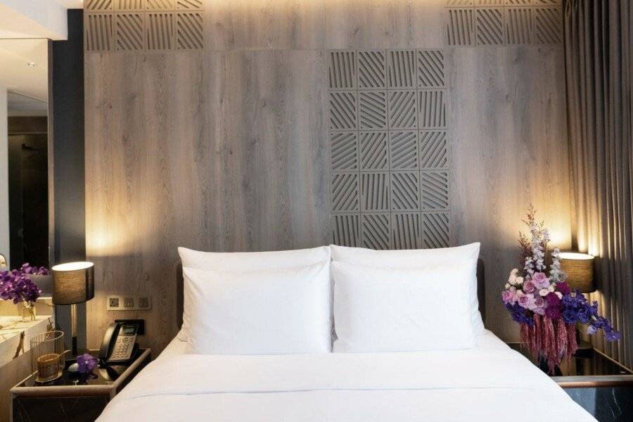 Ten Six Hundred, Chao Phraya by Preference hotel bedroom