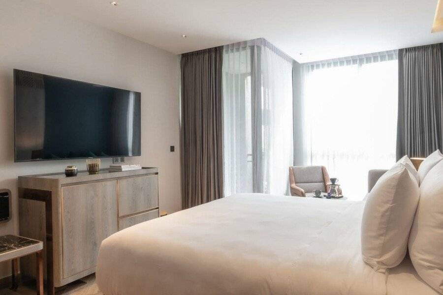 Ten Six Hundred, Chao Phraya by Preference hotel bedroom