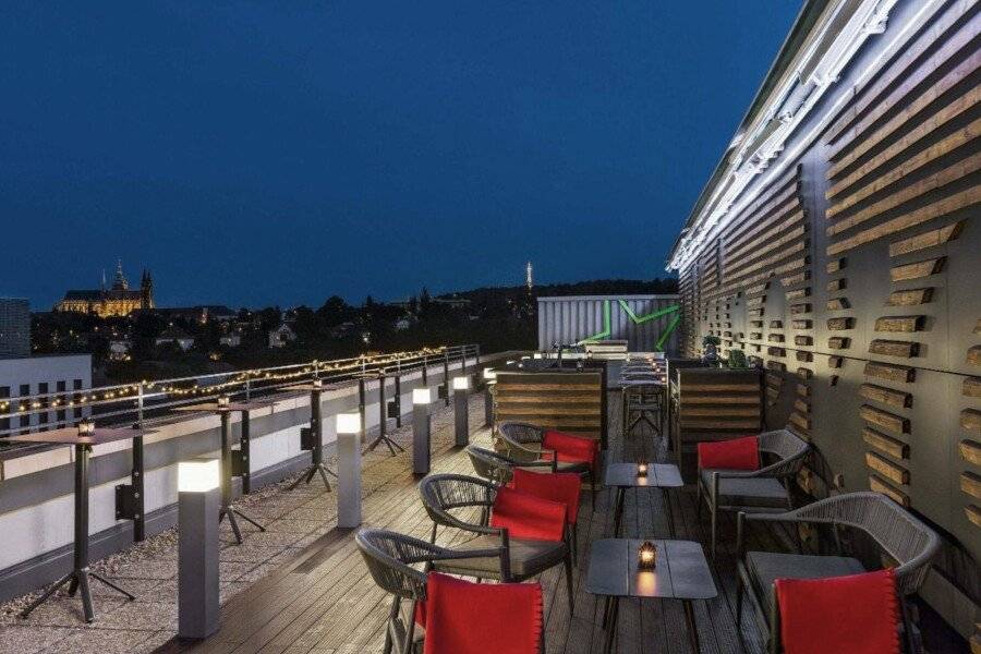 Vienna House by Wyndham Diplomat rooftop pool,bar,ocean view