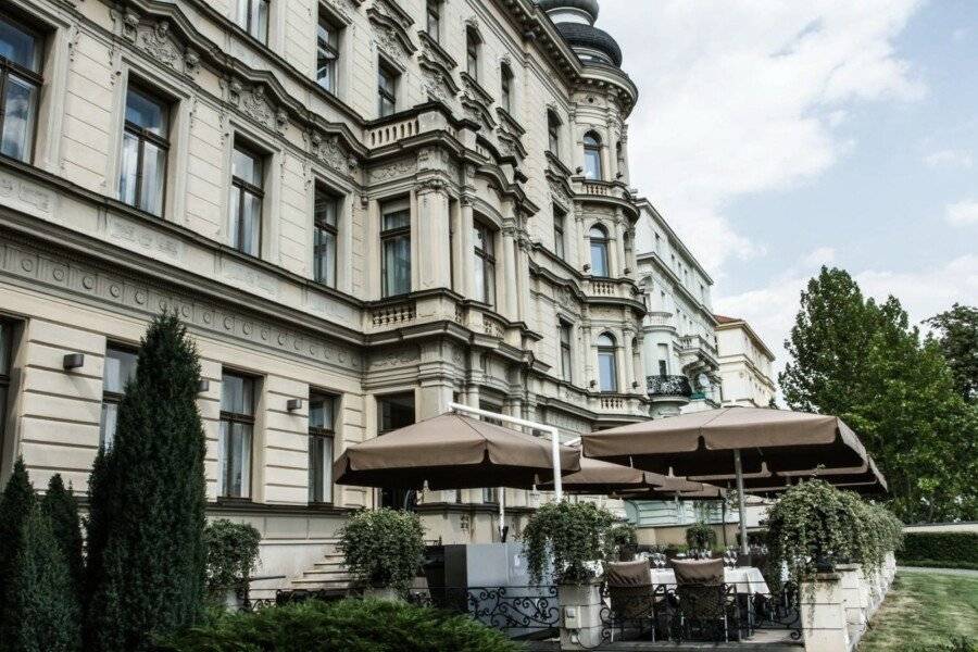 Le Palais Art Hotel Prague facade,garden